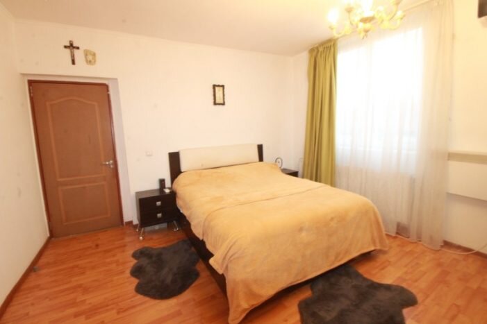 Iancu Nicolae, Pipera, vila de vanzare 9 camere, 2008.