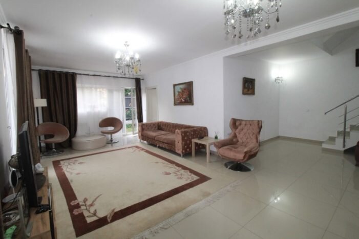 Iancu Nicolae, Pipera, vila de vanzare 9 camere, 2008.